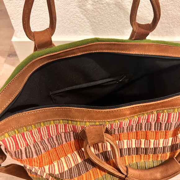 Sturdy handmade Guatemalan bag w/ zipper - Picture 7 of 8